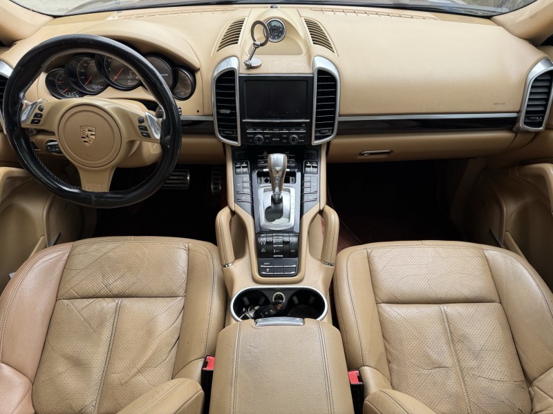 濟寧13年保時捷卡宴8