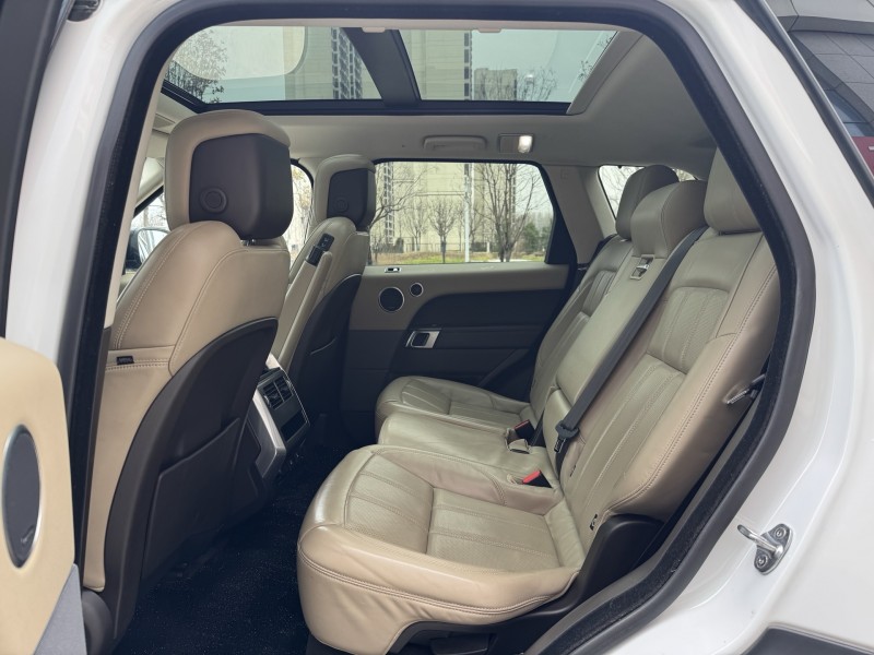 濟寧21年路虎攬勝運動5