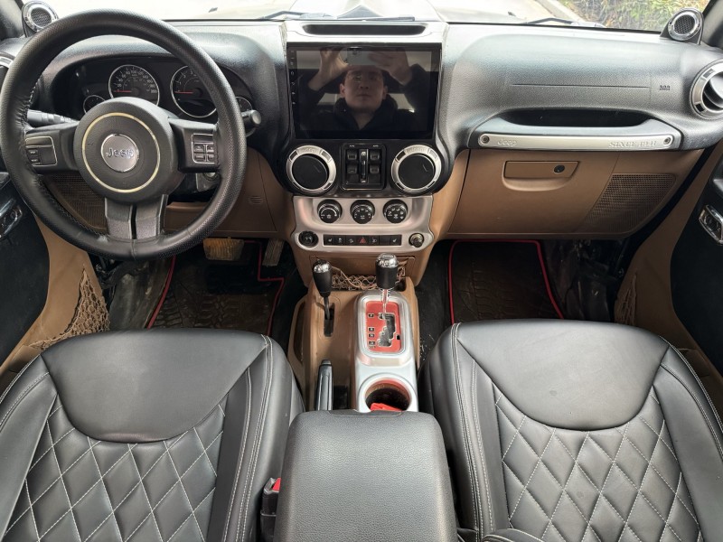 濟寧14年Jeep牧馬人3