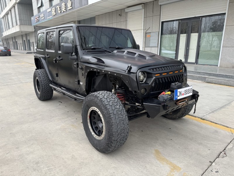 濟寧14年Jeep牧馬人7