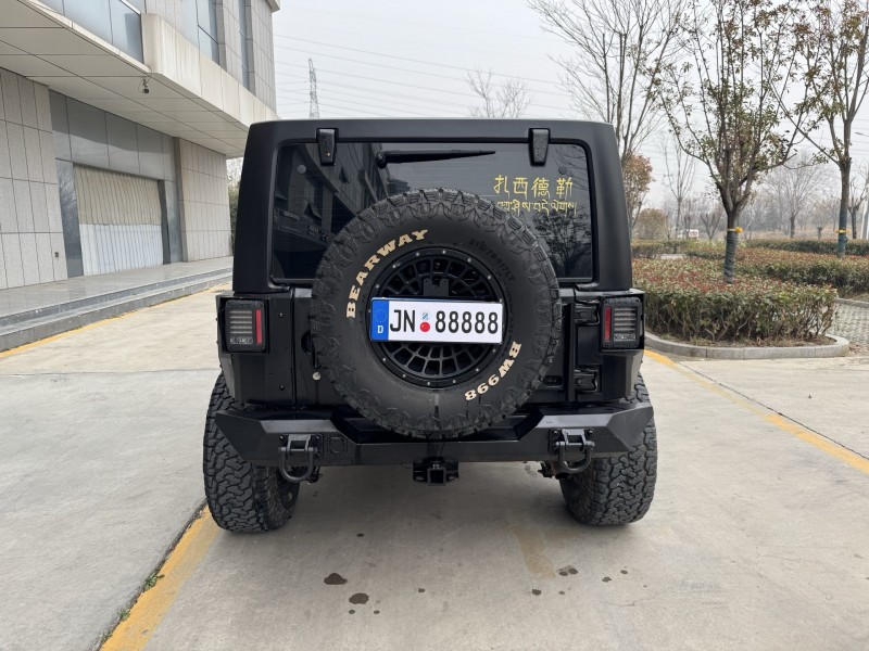 濟寧14年Jeep牧馬人9