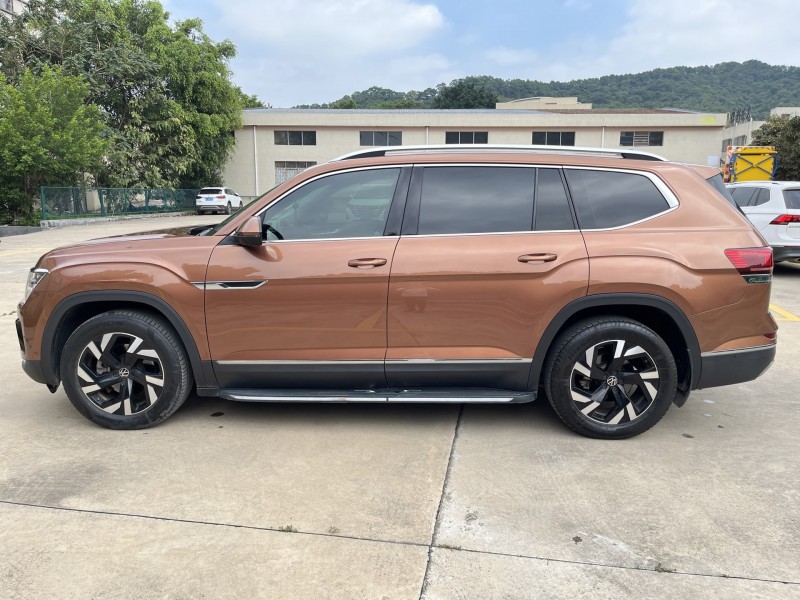 中山22年大眾途昂3