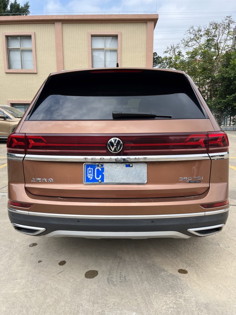 中山22年大眾途昂9