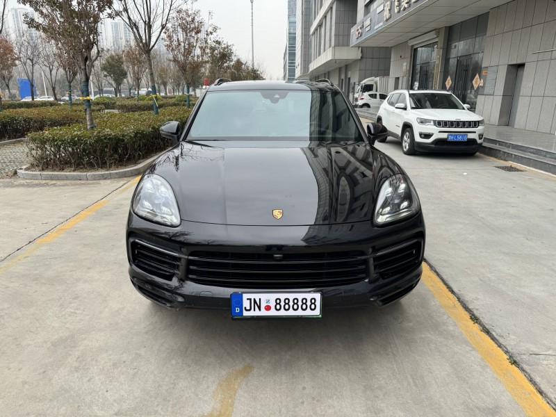 泰安21年保時捷卡宴1