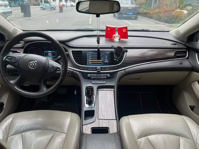 徐州17年别克君越5