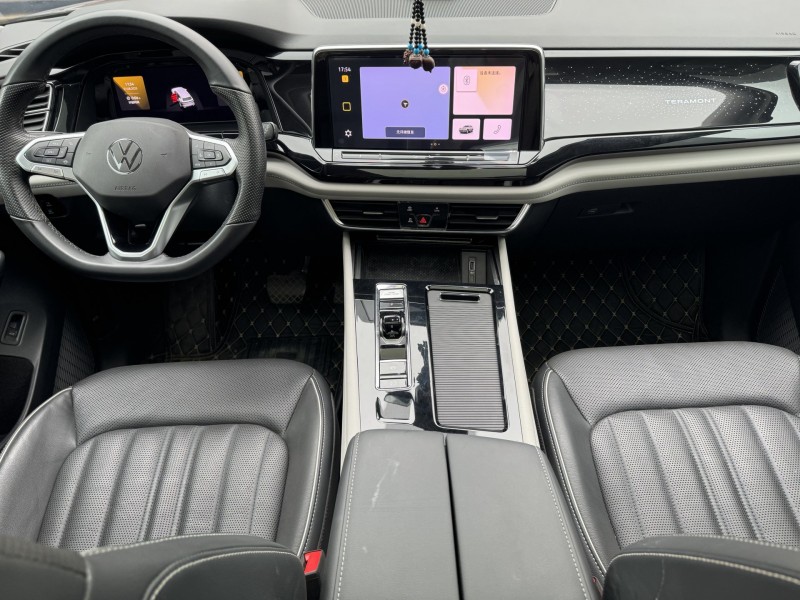 中山21年大众途昂7