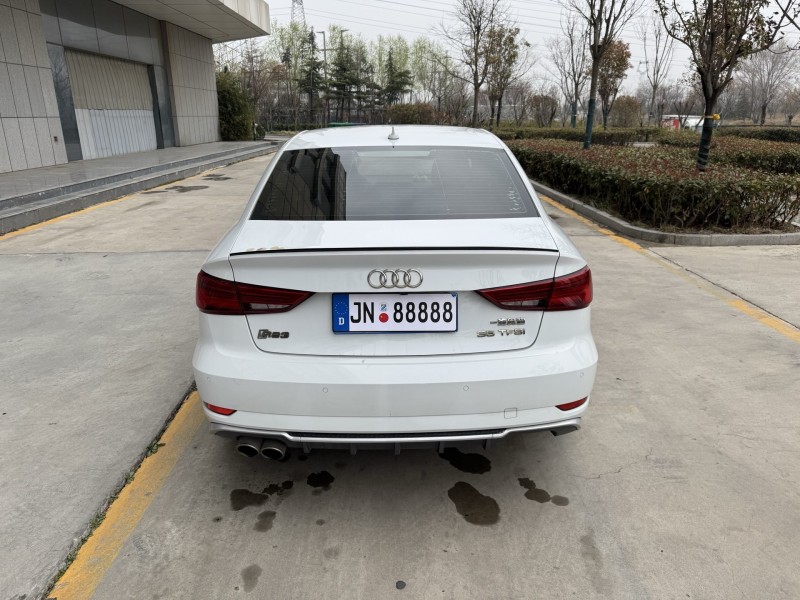 济宁19年奥迪A35