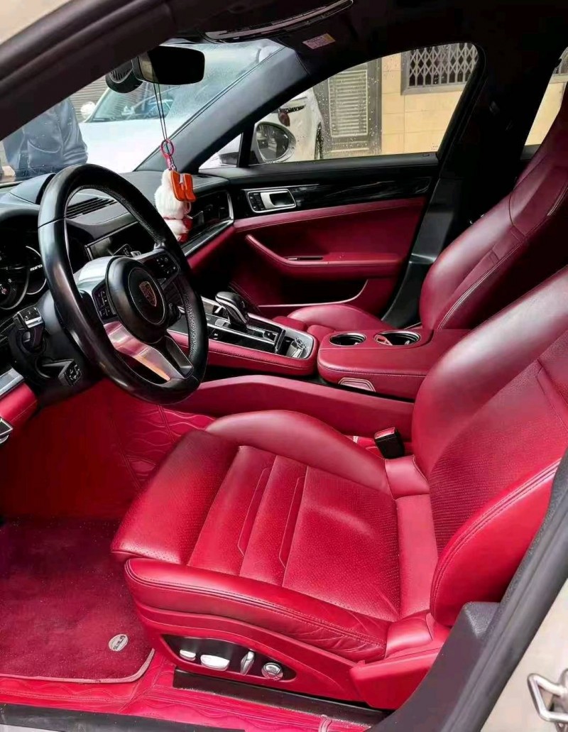 長沙20年保時捷帕拉梅拉4