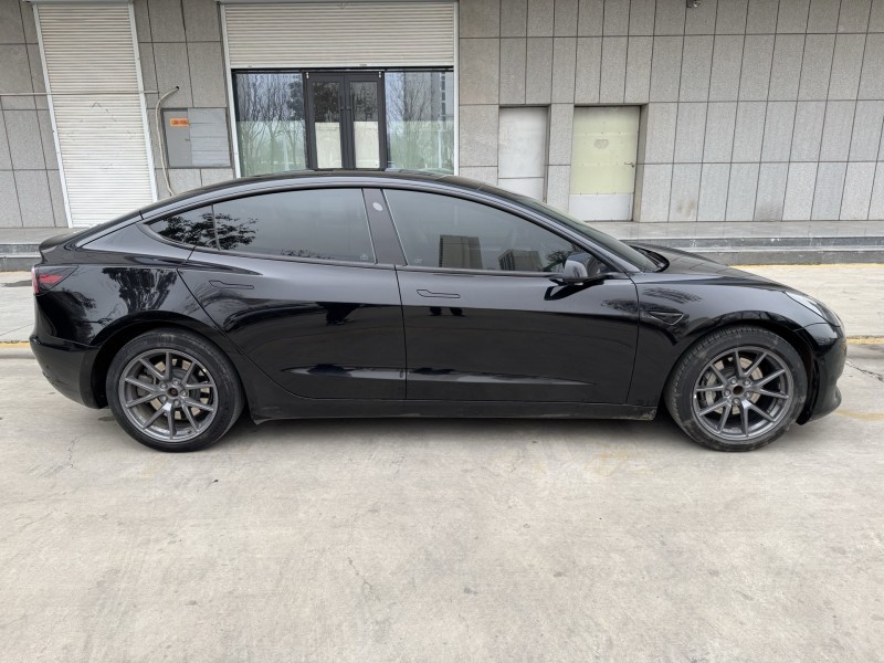 濟寧23年特斯拉MODEL 34