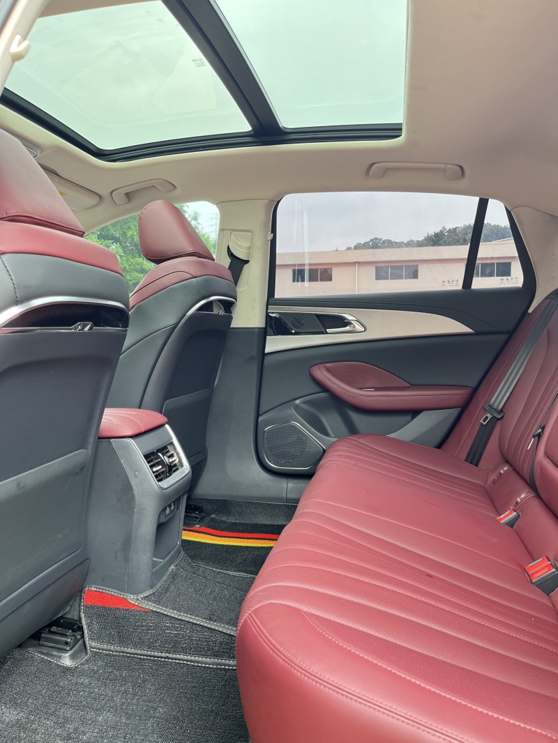 中山24年紅旗H56