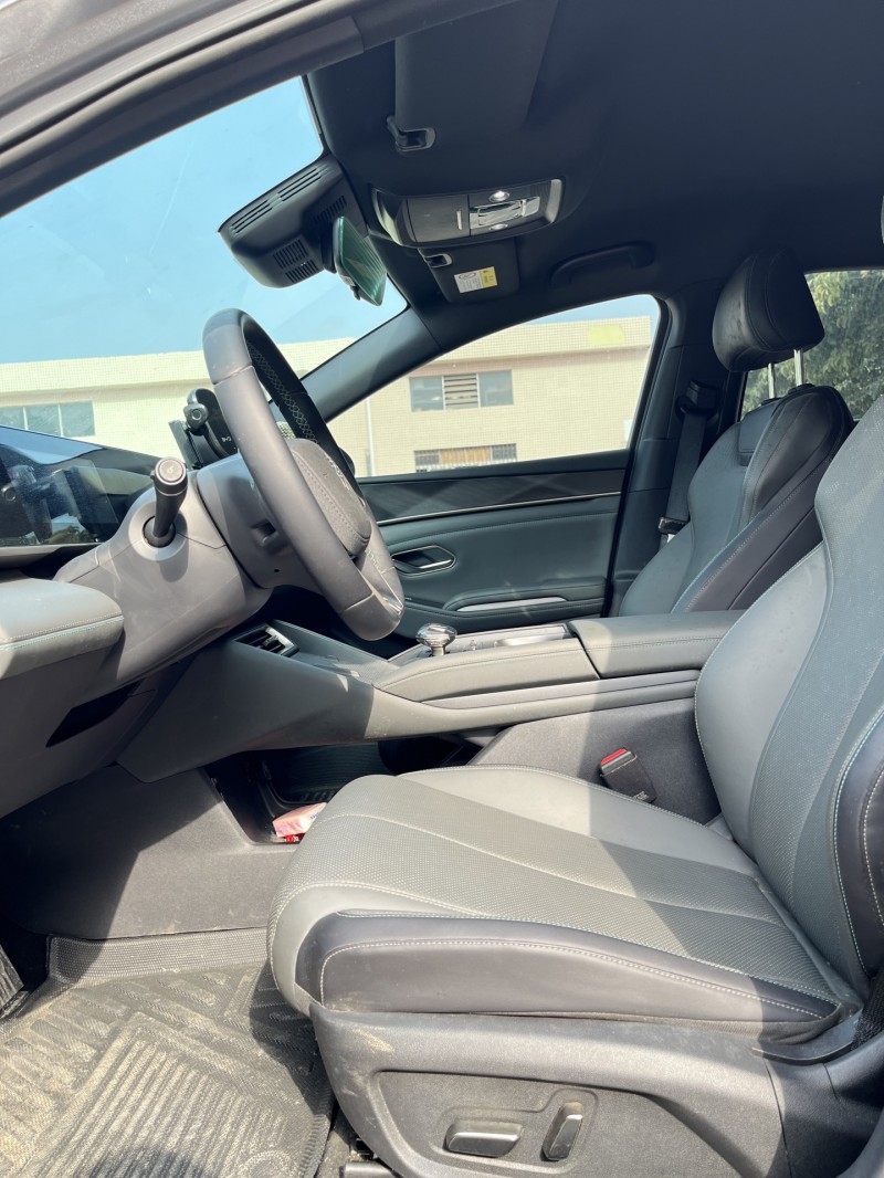 中山24年比亚迪秦8