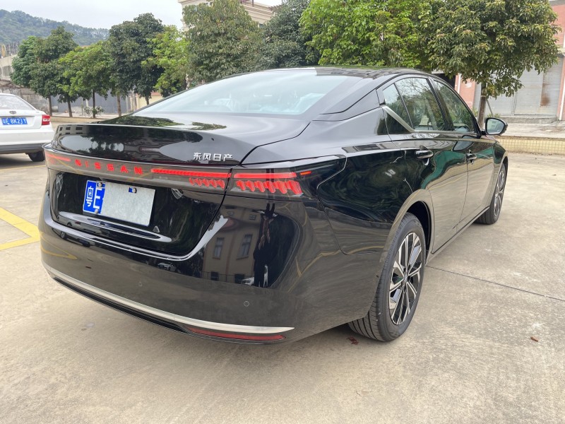 中山26年日產天籟5