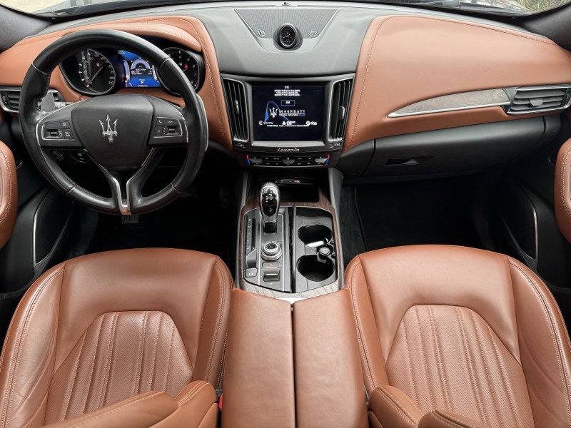 济宁17年玛莎拉蒂Levante3