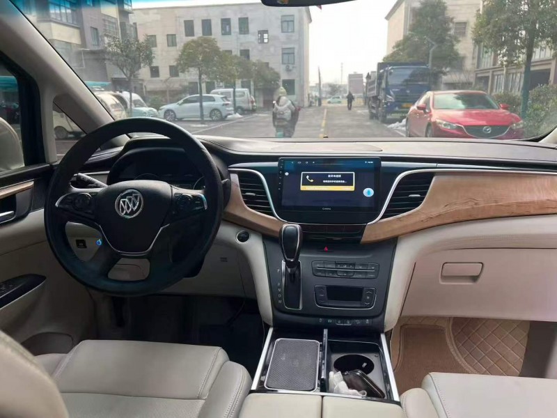 徐州18年別克GL84