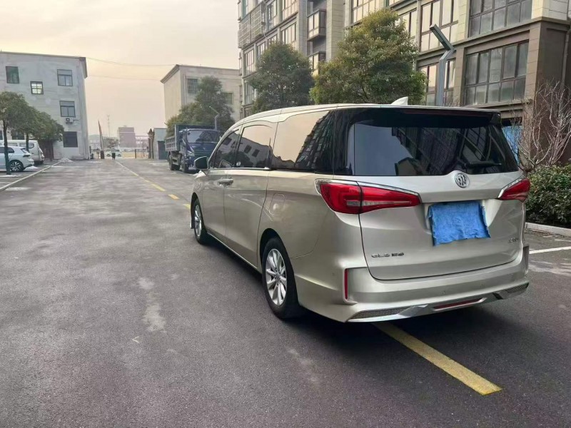 徐州18年別克GL89