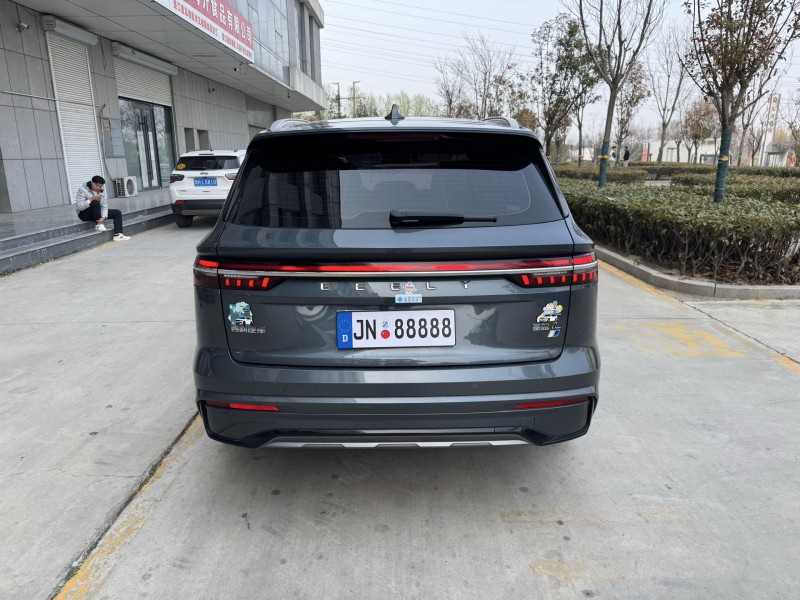 济宁23年吉利星越5