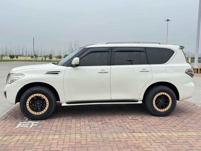 岳阳19年日产途乐9