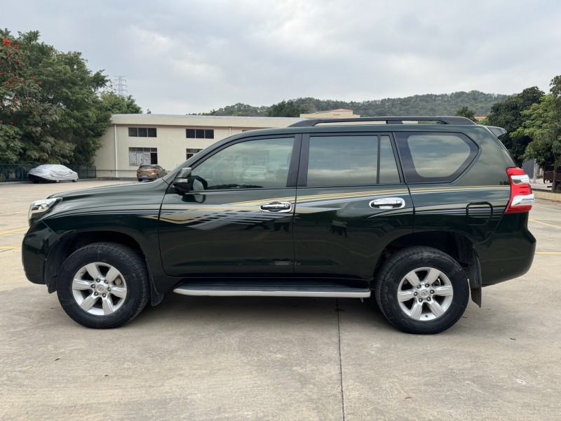 中山17年丰田普拉多3