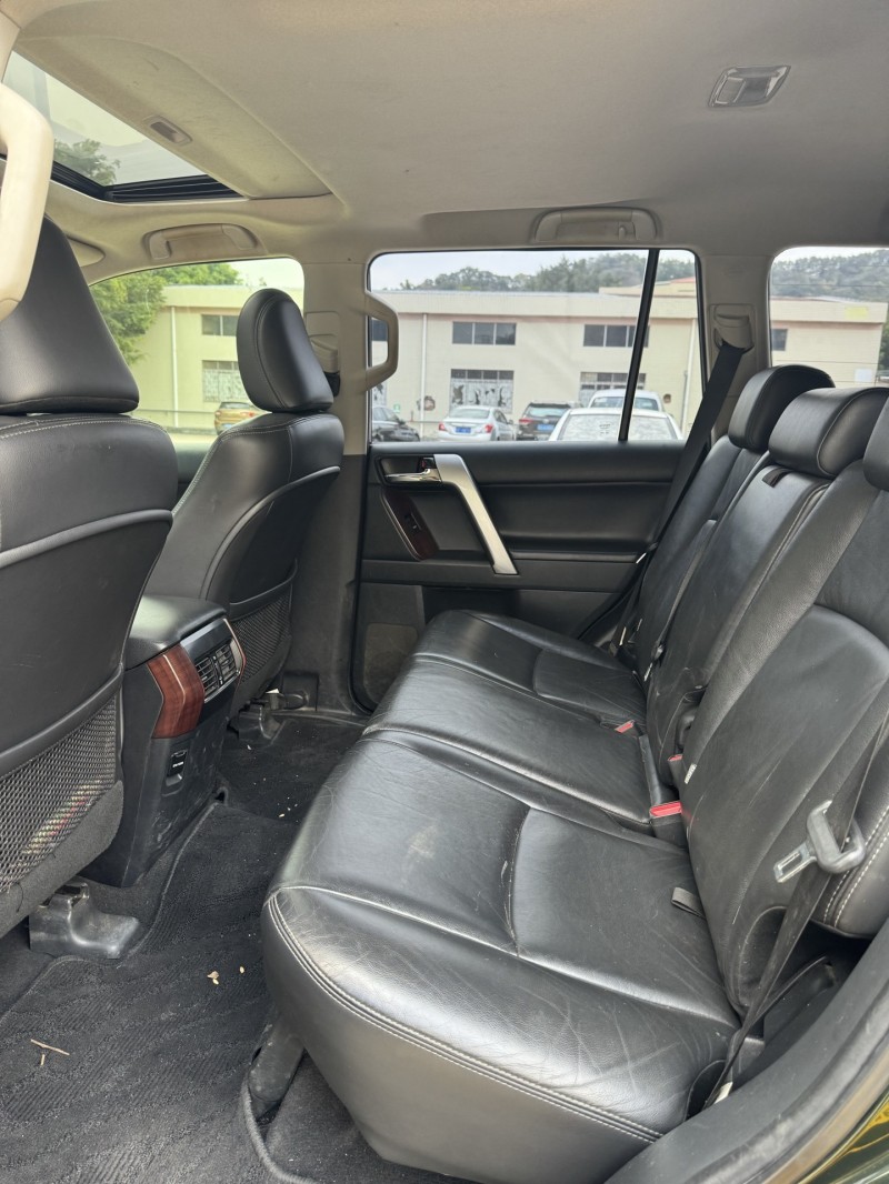 中山17年丰田普拉多6