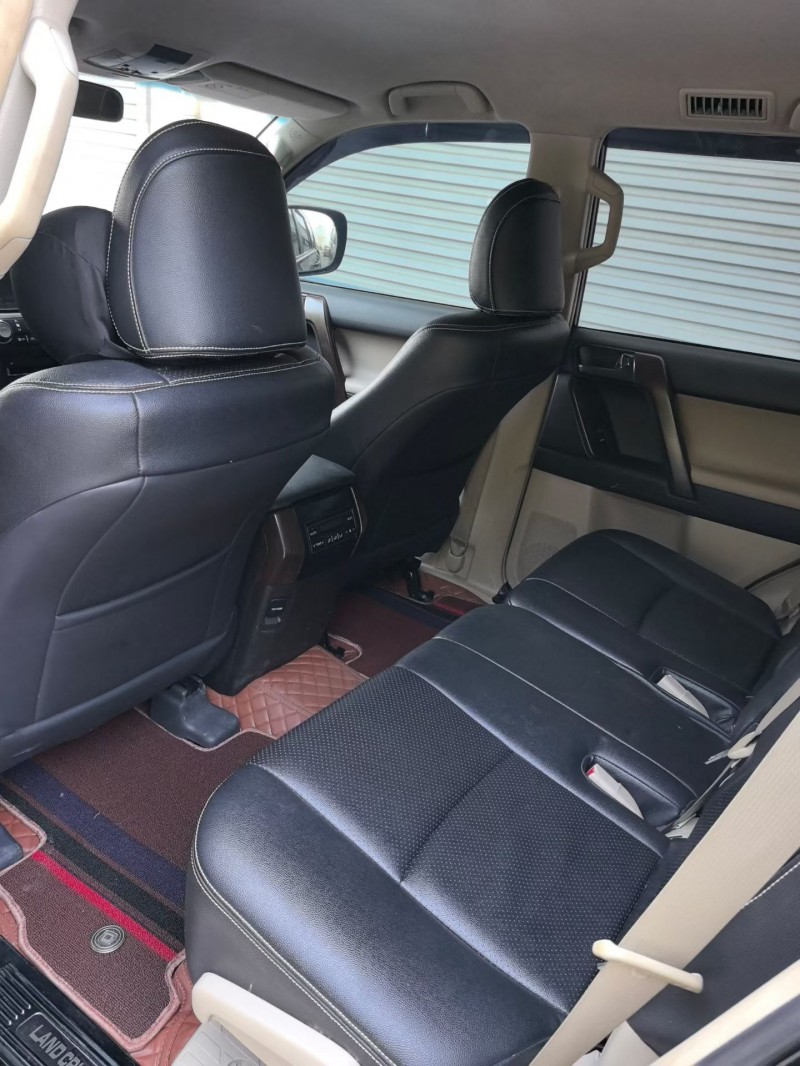 青岛12年丰田普拉多5