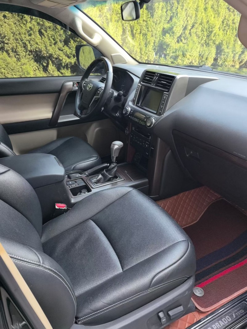 青岛12年丰田普拉多6