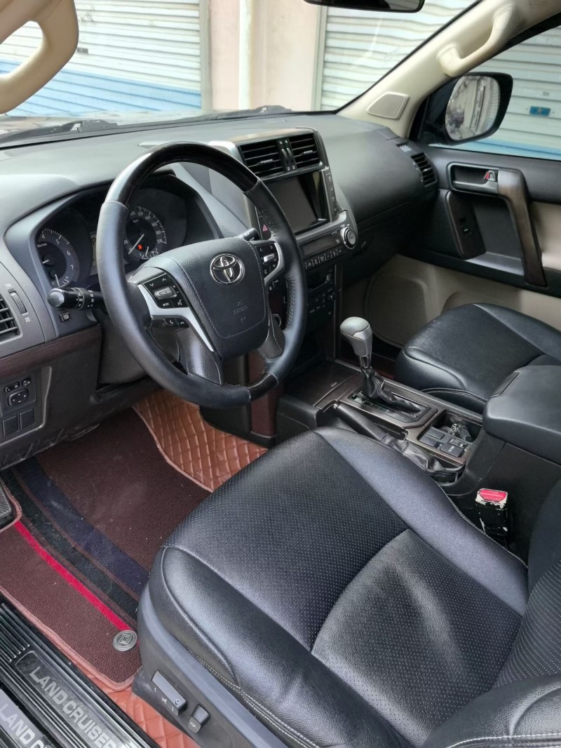 青岛12年丰田普拉多7