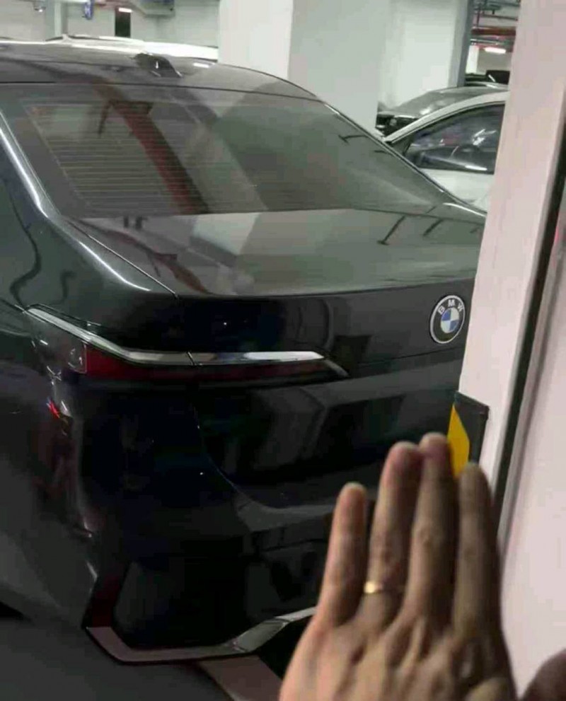 广州23年宝马7系2