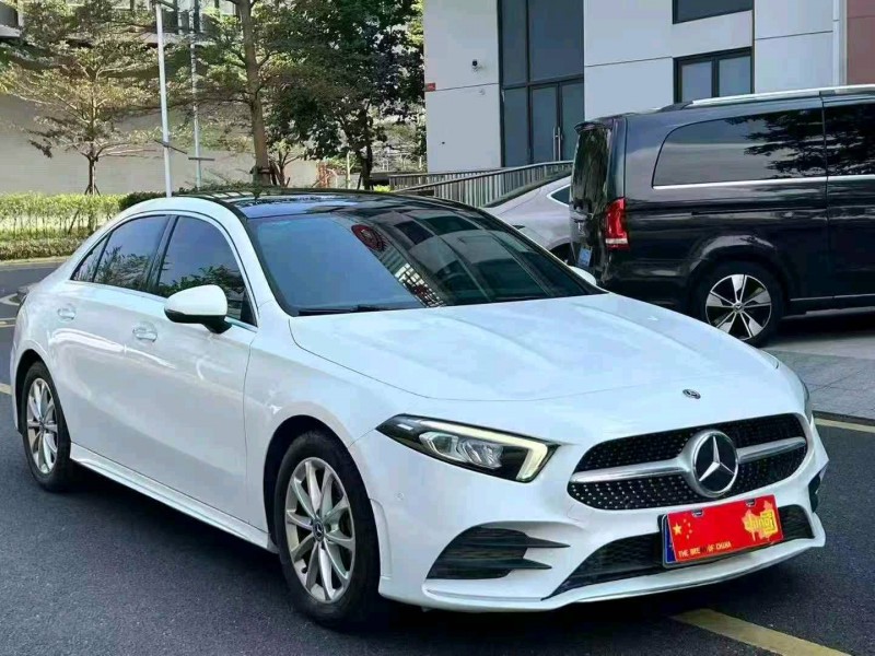 广州19年奔驰A3