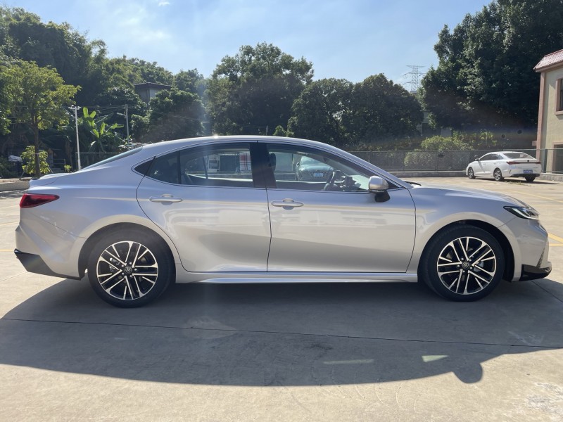 中山25年丰田凯美瑞2