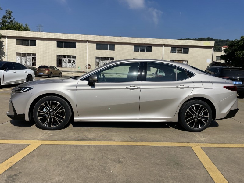 中山25年丰田凯美瑞3