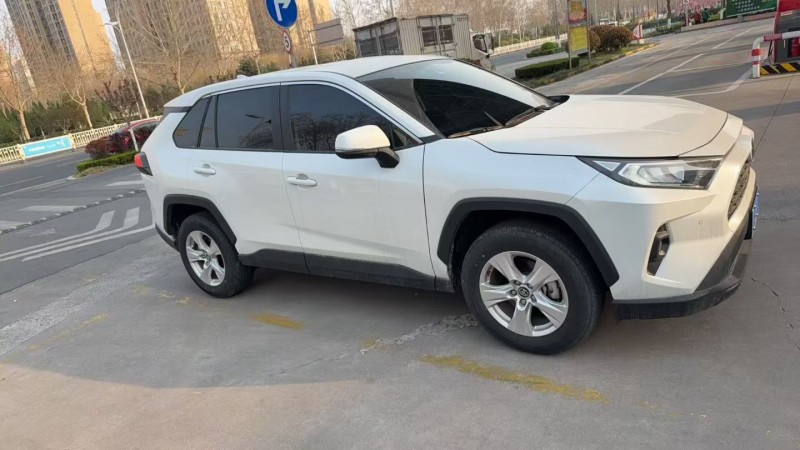 淄博25年豐田RAV42