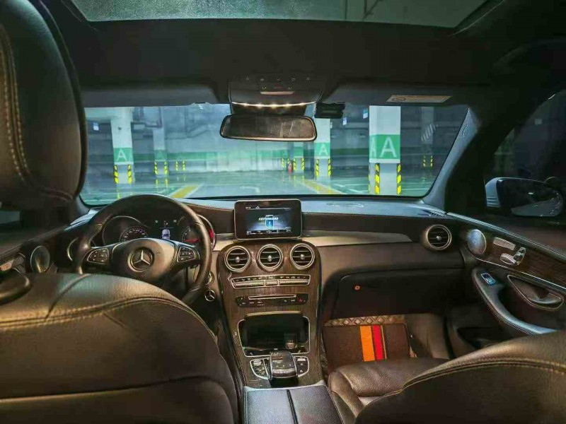 安順19年奔馳GLC3