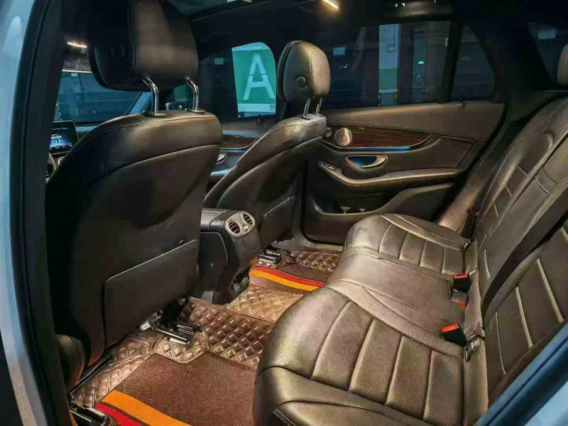 安順19年奔馳GLC4