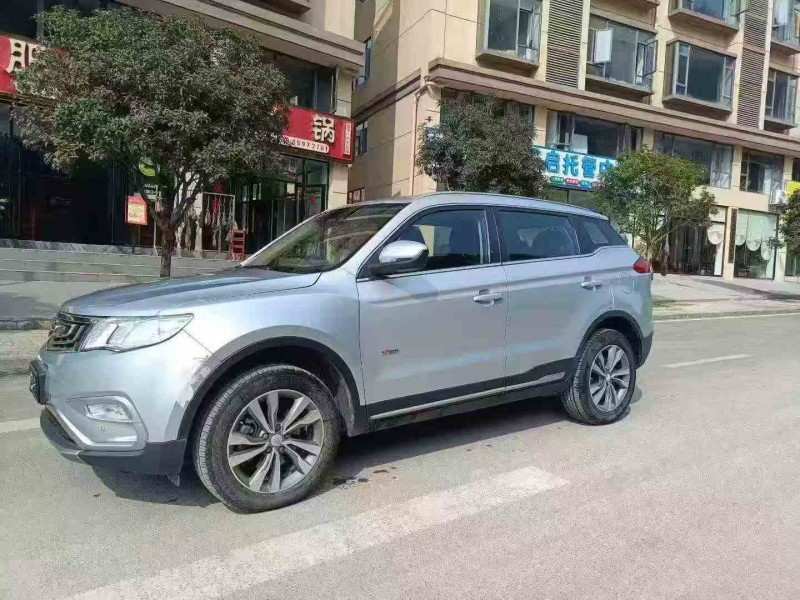 銅仁17年吉利博越3