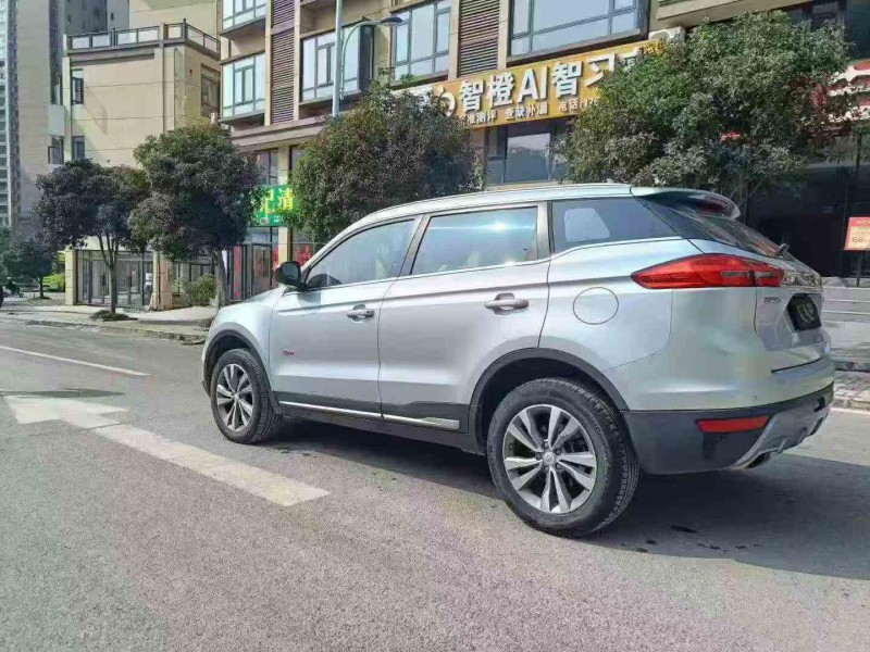 銅仁17年吉利博越6