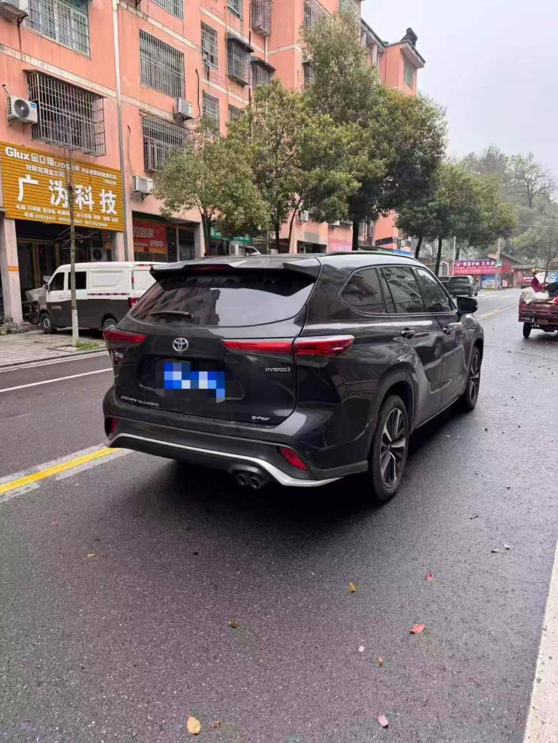 岳阳22年丰田皇冠9