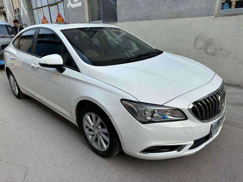 潍坊16年别克威朗3