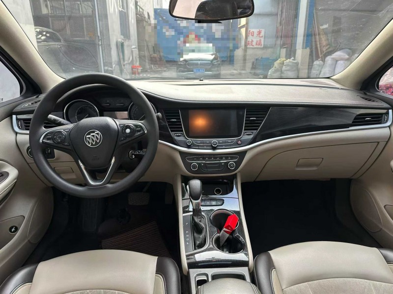 潍坊16年别克威朗5