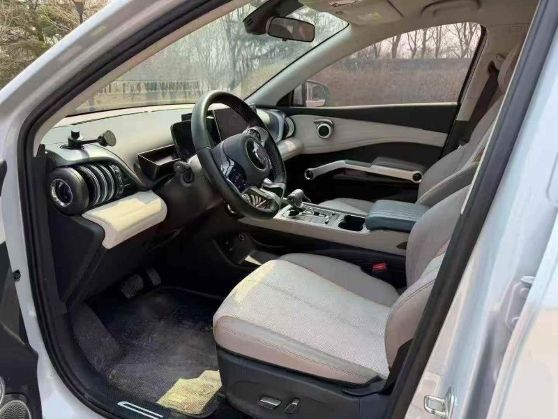 济宁24年比亚迪元4