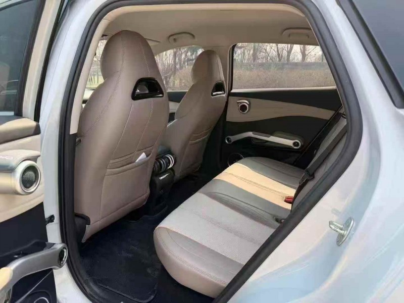 济宁24年比亚迪元6