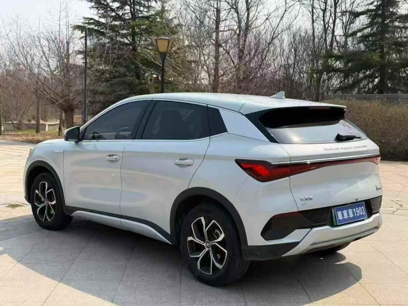 济宁24年比亚迪元8