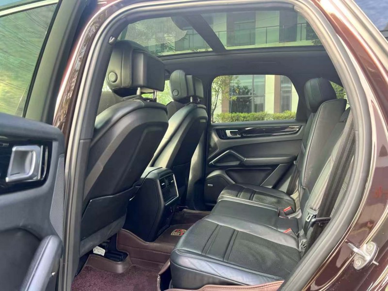 广州20年保时捷卡宴8