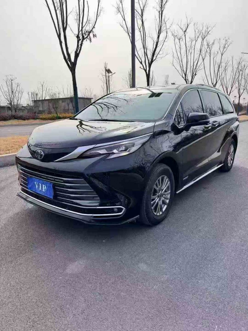 枣庄22年丰田塞纳3