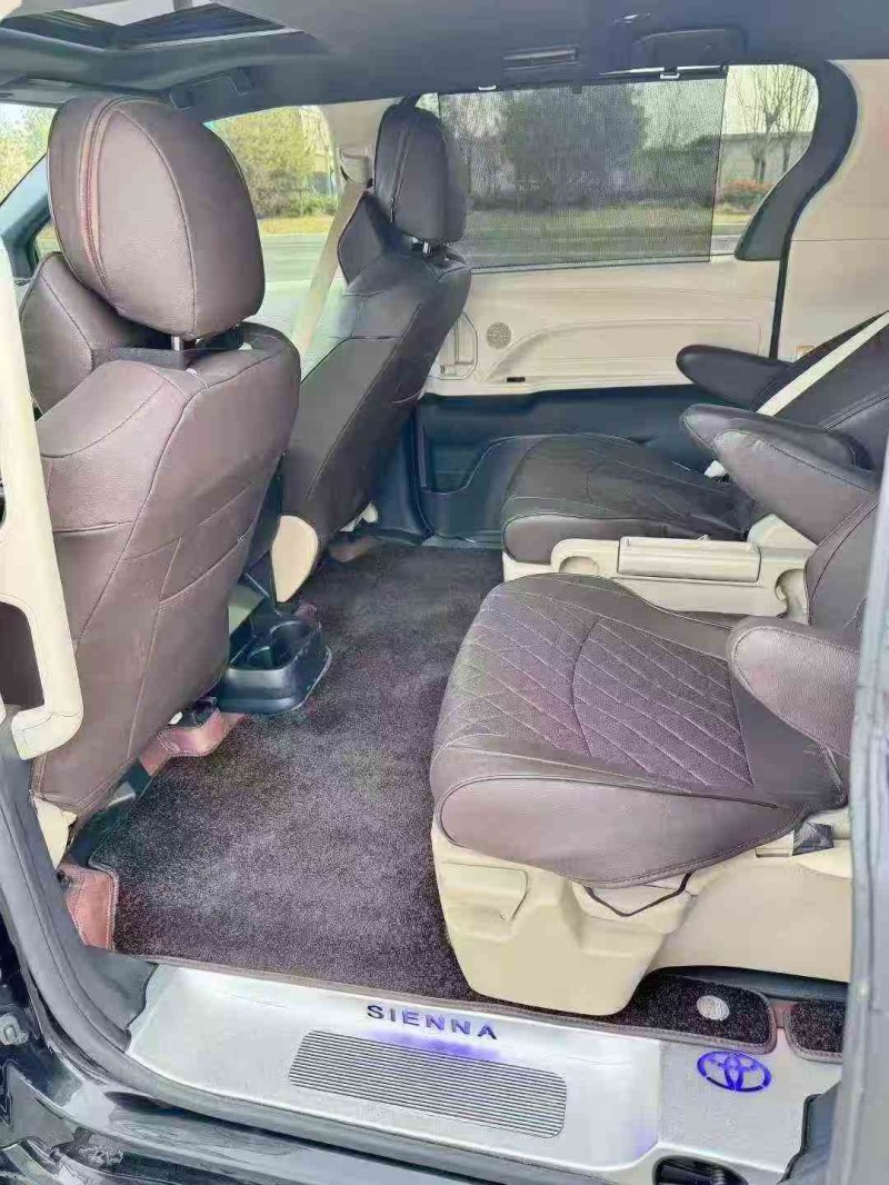 枣庄22年丰田塞纳5