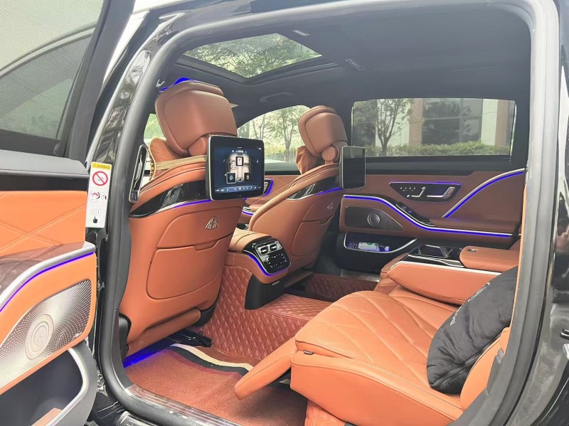 茂名23年奔驰迈巴赫S级8