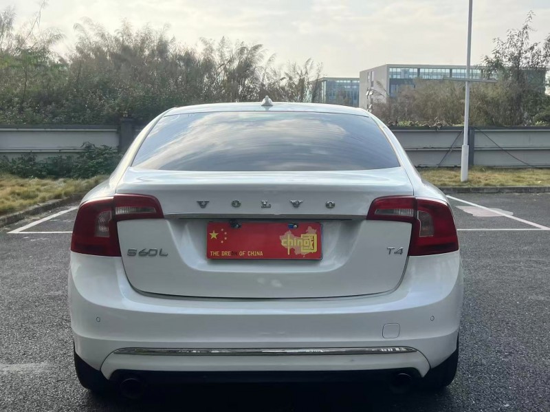清远16年沃尔沃S60L5
