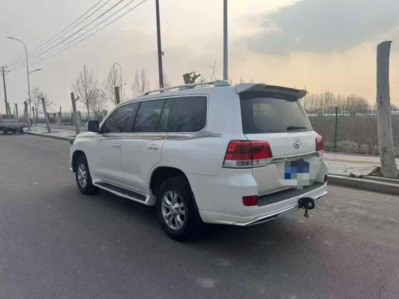 枣庄17年丰田兰德酷路泽7