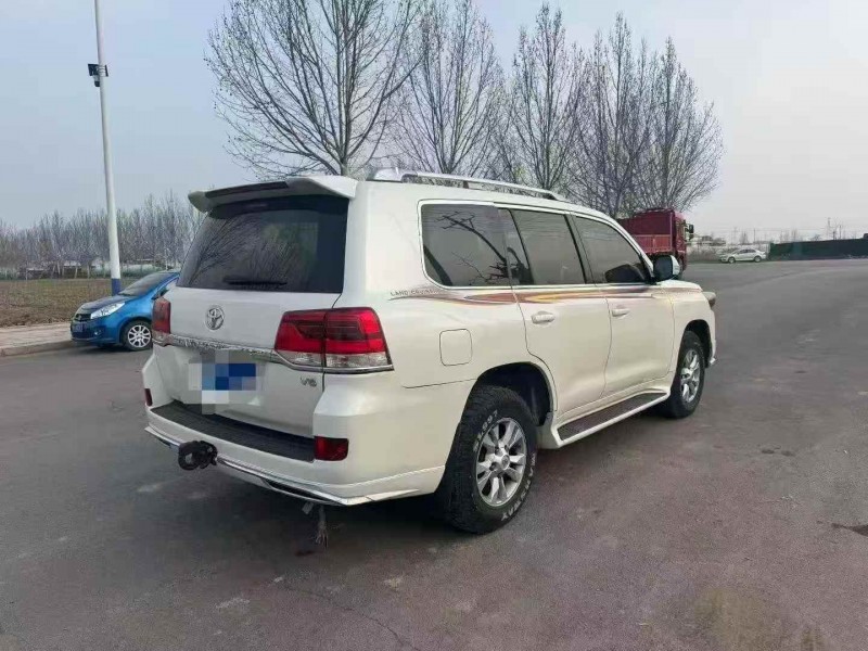 枣庄17年丰田兰德酷路泽8