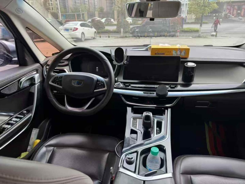 东营19年吉利嘉际5