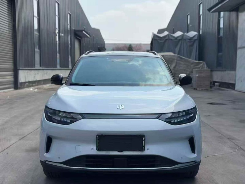 延安25年零跑汽车C111